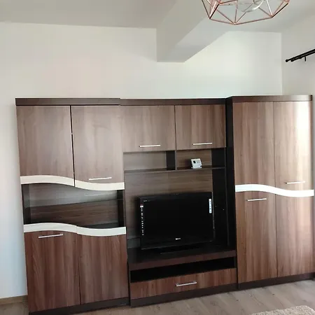 Louie's Apartman