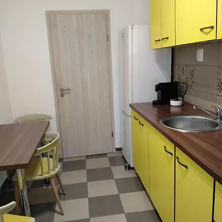 Louie's Apartman